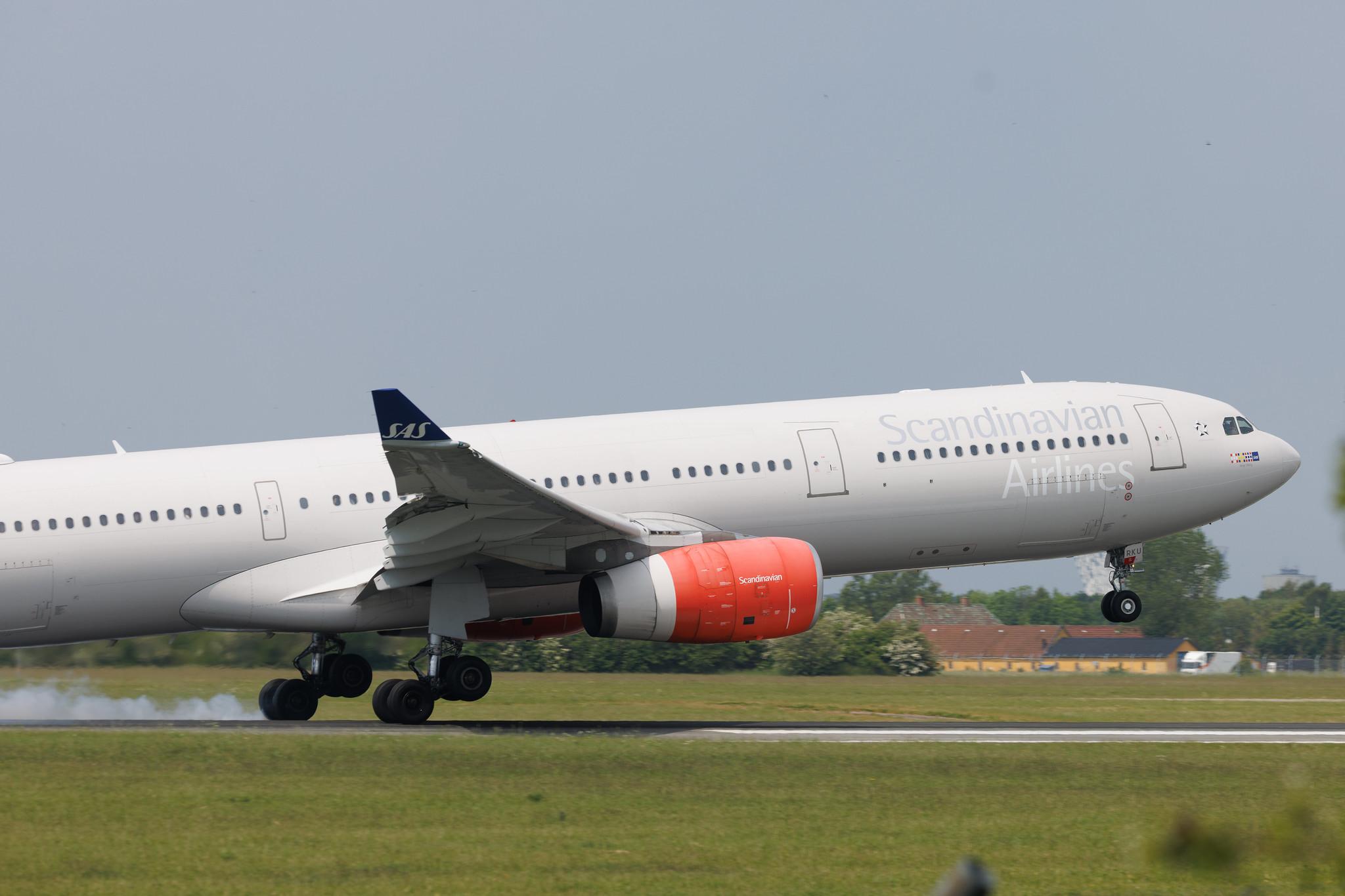 Copenhagen Airport: SAS (SK / SAS) | Airbus A330-343 A333 | LN-RKU | MSN 1715