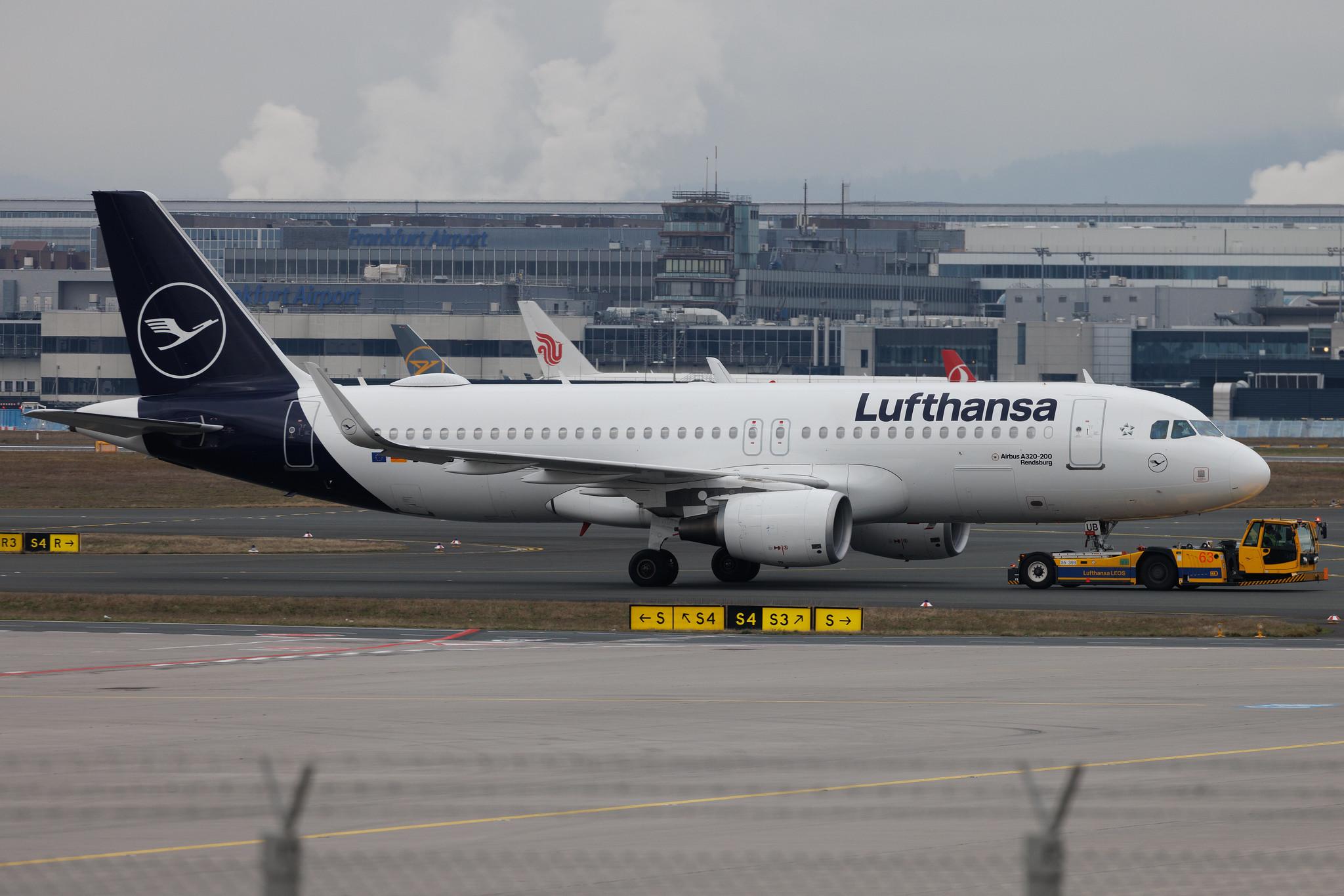 Frankfurt Airport: Lufthansa (LH / DLH) | Airbus A320-214 A320 | D-AIUB | MSN 5972