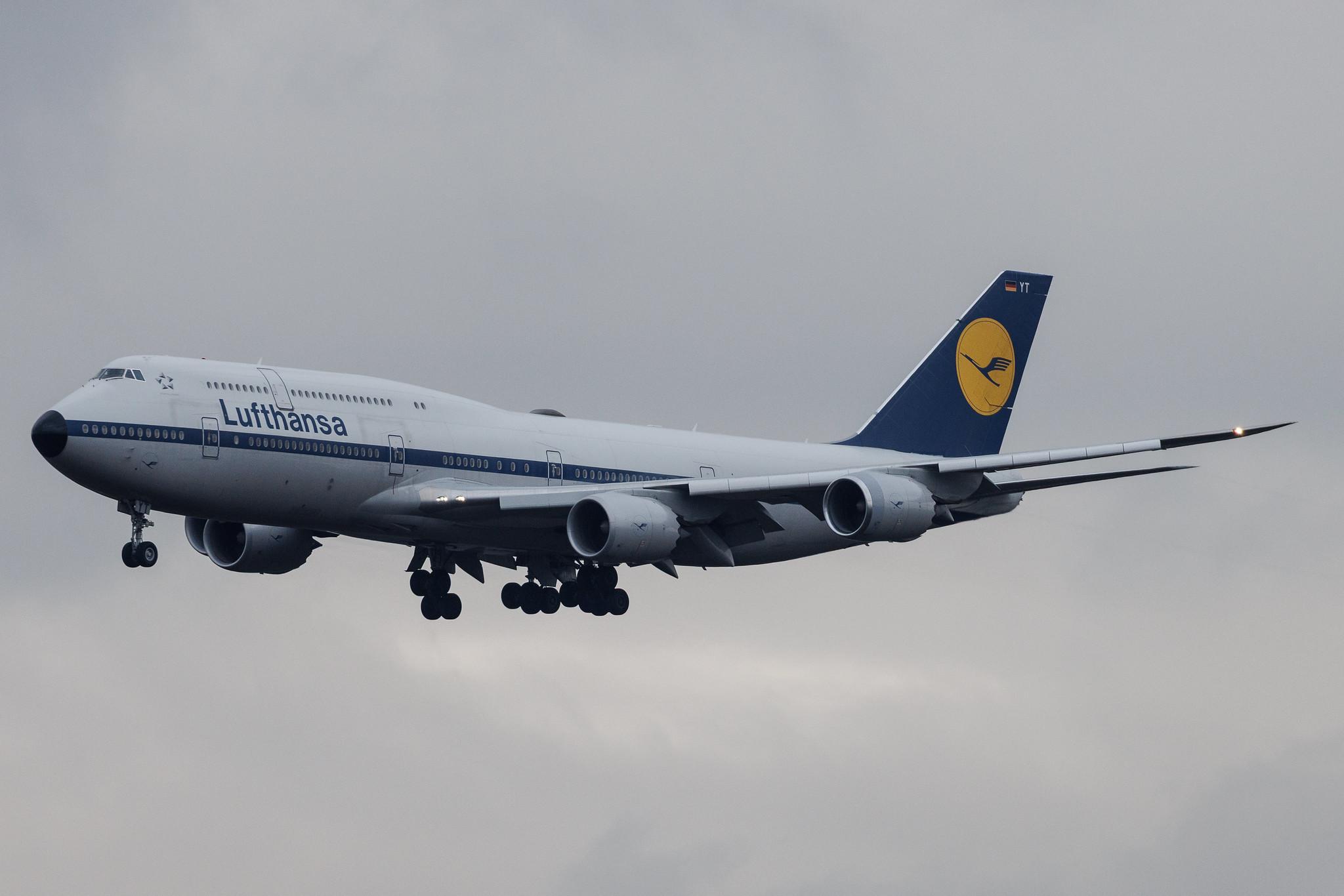 Frankfurt Airport: Lufthansa (LH / DLH) | Livery: Retro Livery | Boeing 747-830 B748 | D-ABYT | MSN 37844