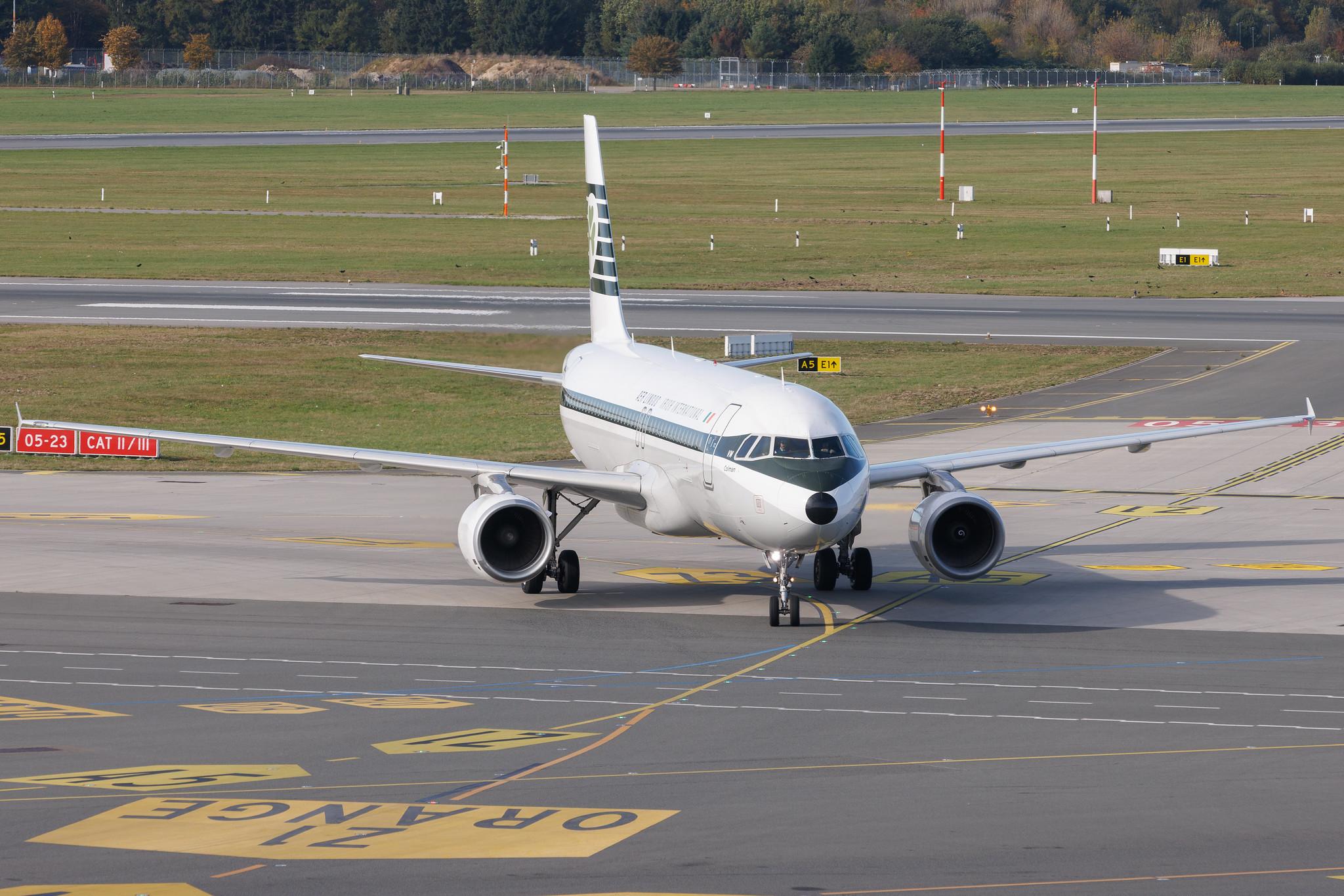 Hamburg Airport: Aer Lingus (EI / EIN) | Livery: Retro livery | Airbus A320-214 A320 | EI-DVM | MSN 4634