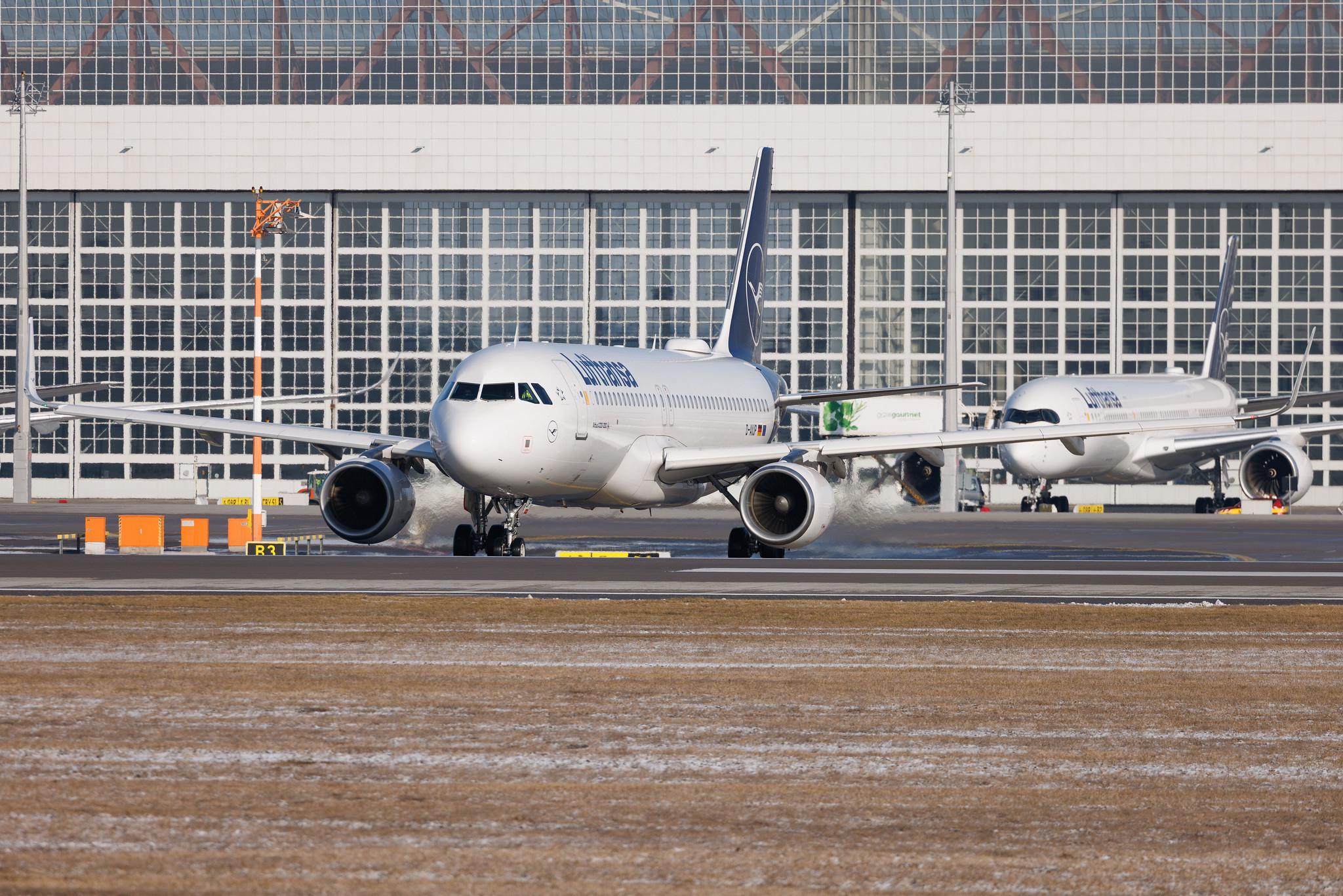 Munich Airport: Lufthansa (LH / DLH) | Airbus A320-214 A320 | D-AIUP | MSN 6807