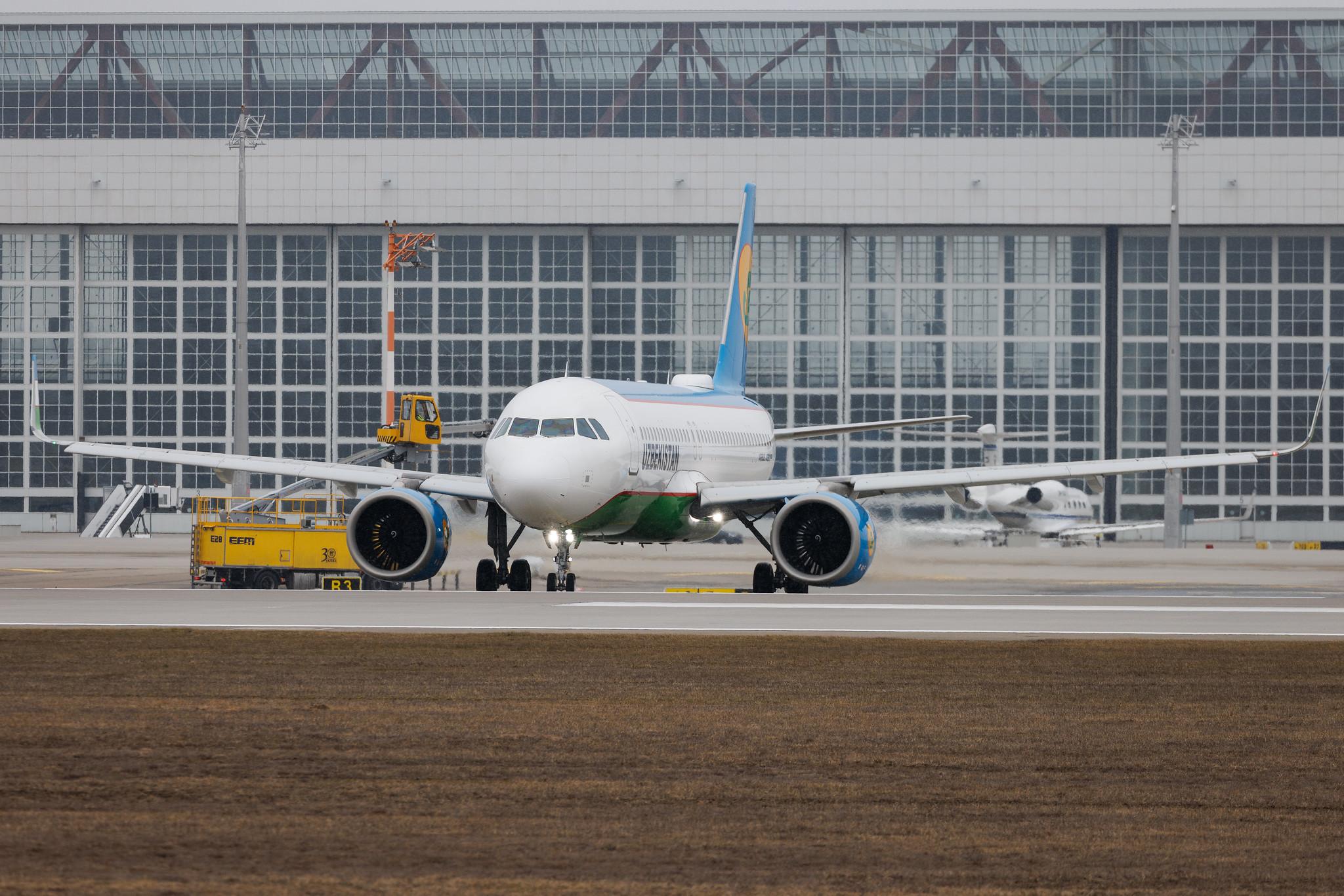 Munich Airport: Uzbekistan Airways (HY / UZB) | Airbus A320-251N A20N | UK32023 | MSN 10423