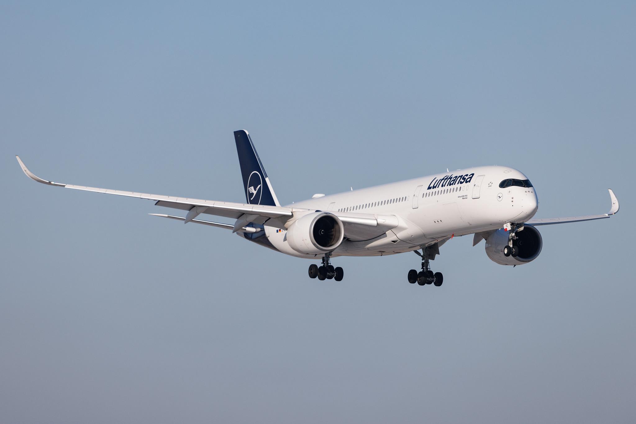 Munich Airport: Lufthansa (LH / DLH) | Airbus A350-941 A359 | D-AIVC | MSN 243