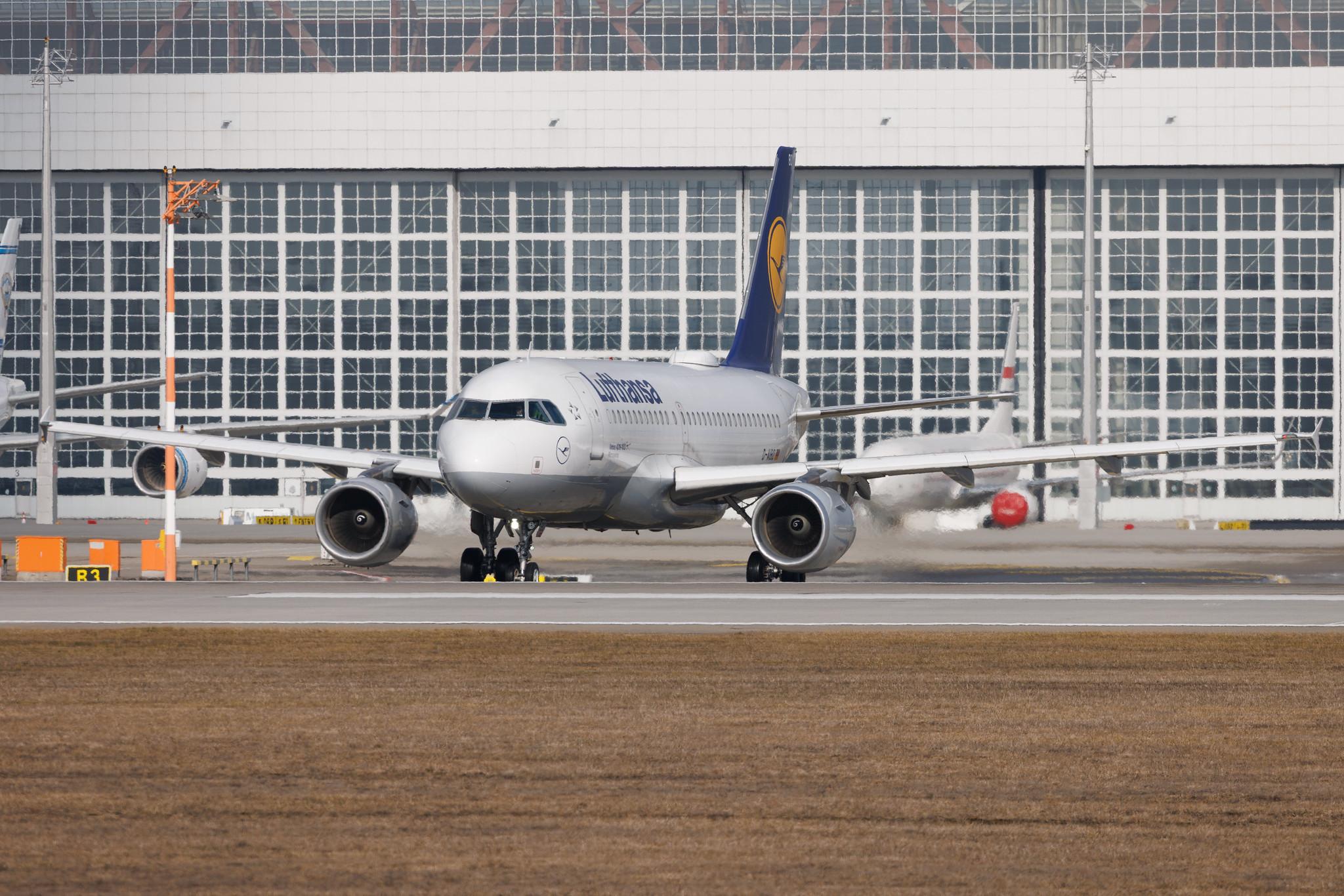 Munich Airport: Lufthansa (LH / DLH) | Airbus A319-112 A319 | D-AIBD | MSN 4455
