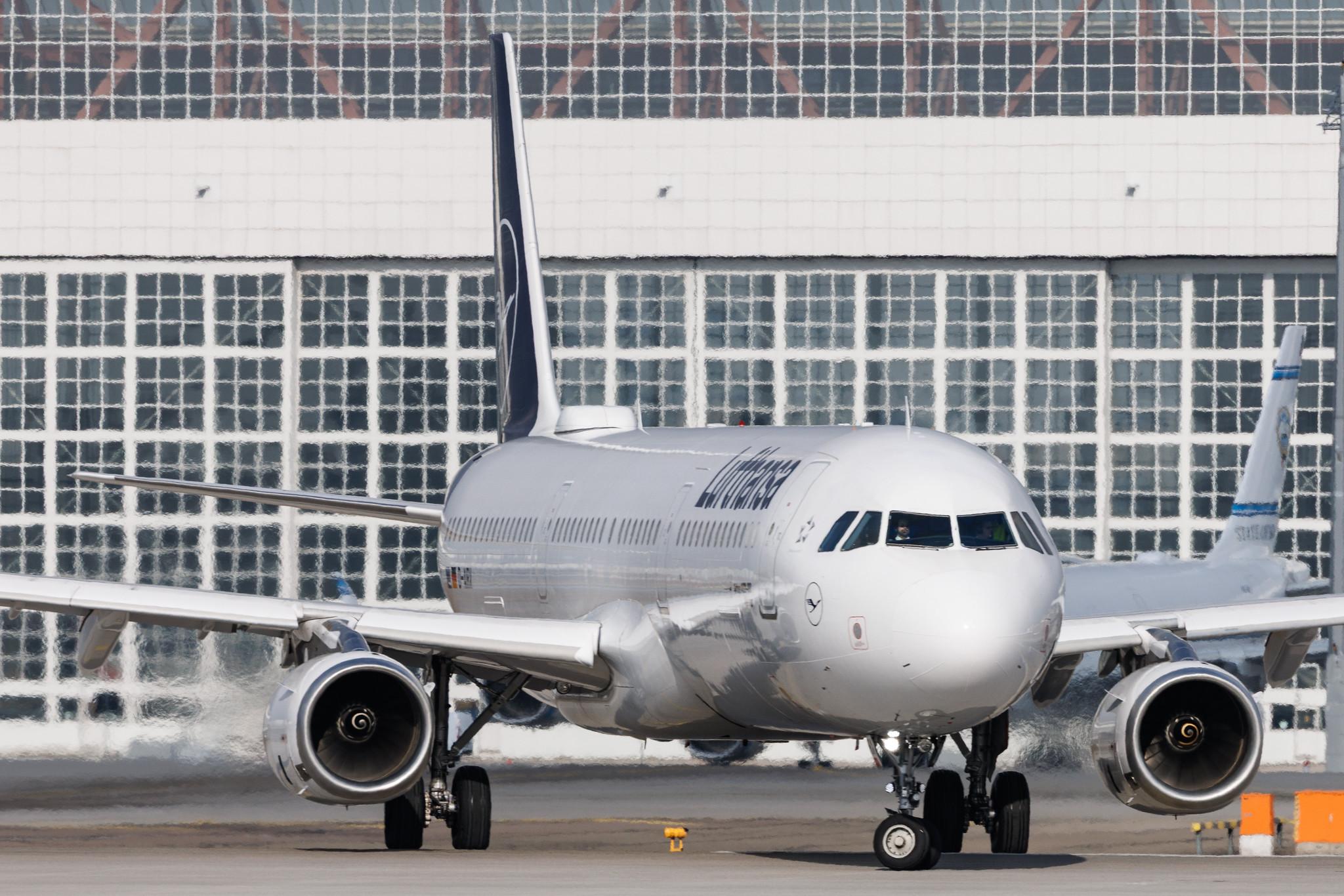 Munich Airport: Lufthansa (LH / DLH) | Airbus A321-131 A321 | D-AIRX | MSN 0887