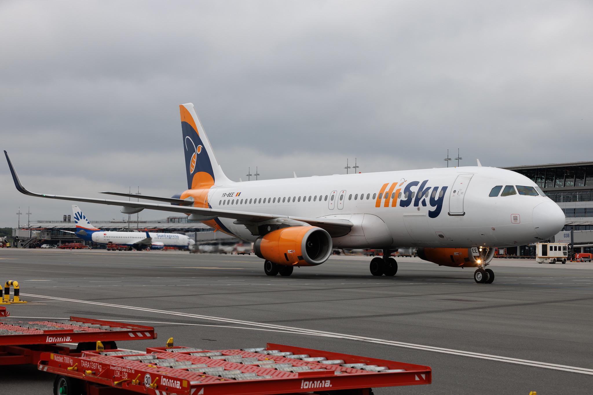 Hamburg Airport: HiSky (/ HYM) | Operator: HiSky Europe | Airbus A320-232 A320 | YR-BEE | MSN 06223