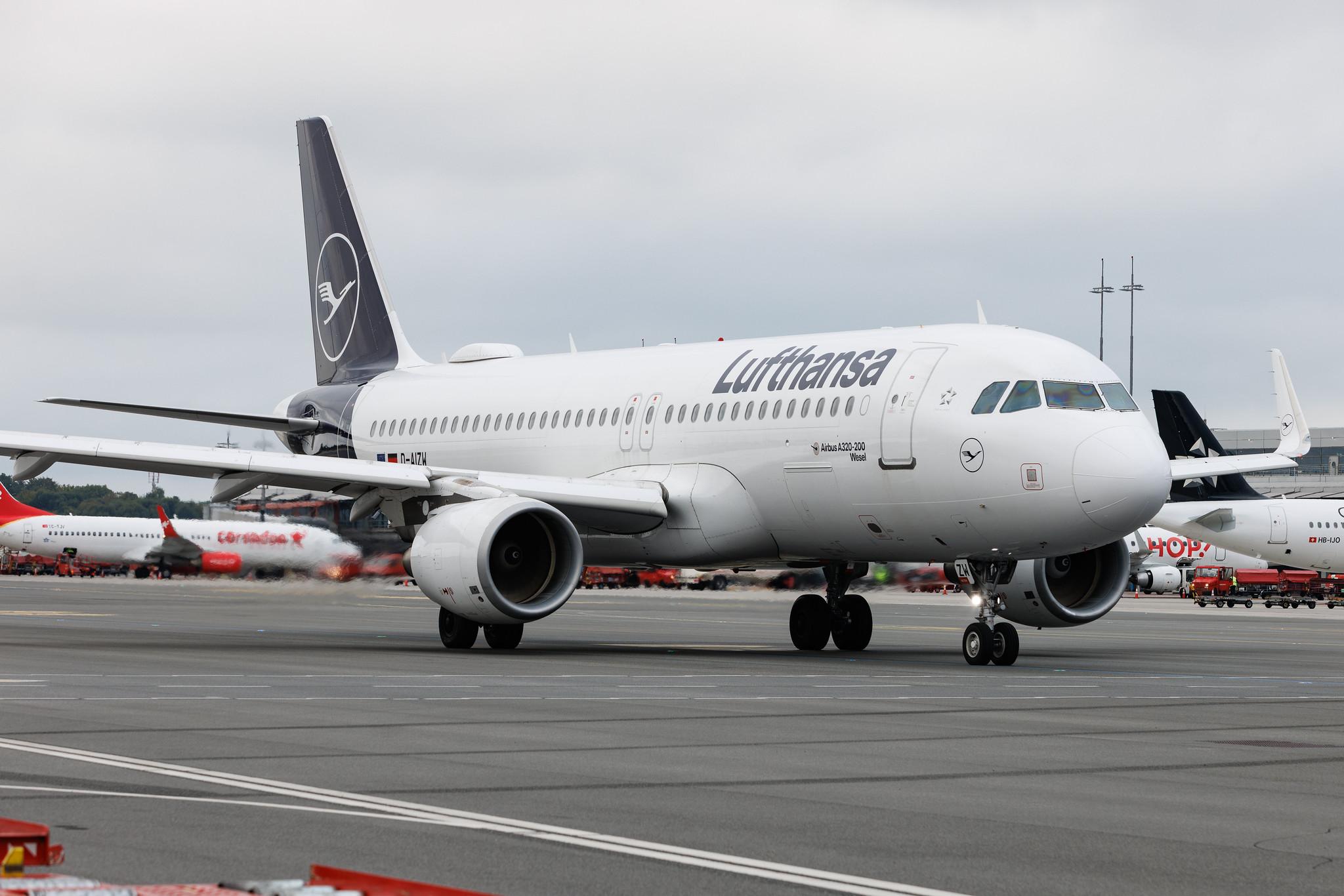 Hamburg Airport: Lufthansa (LH / DLH) | Airbus A320-214 A320 | D-AIZW | MSN 5694