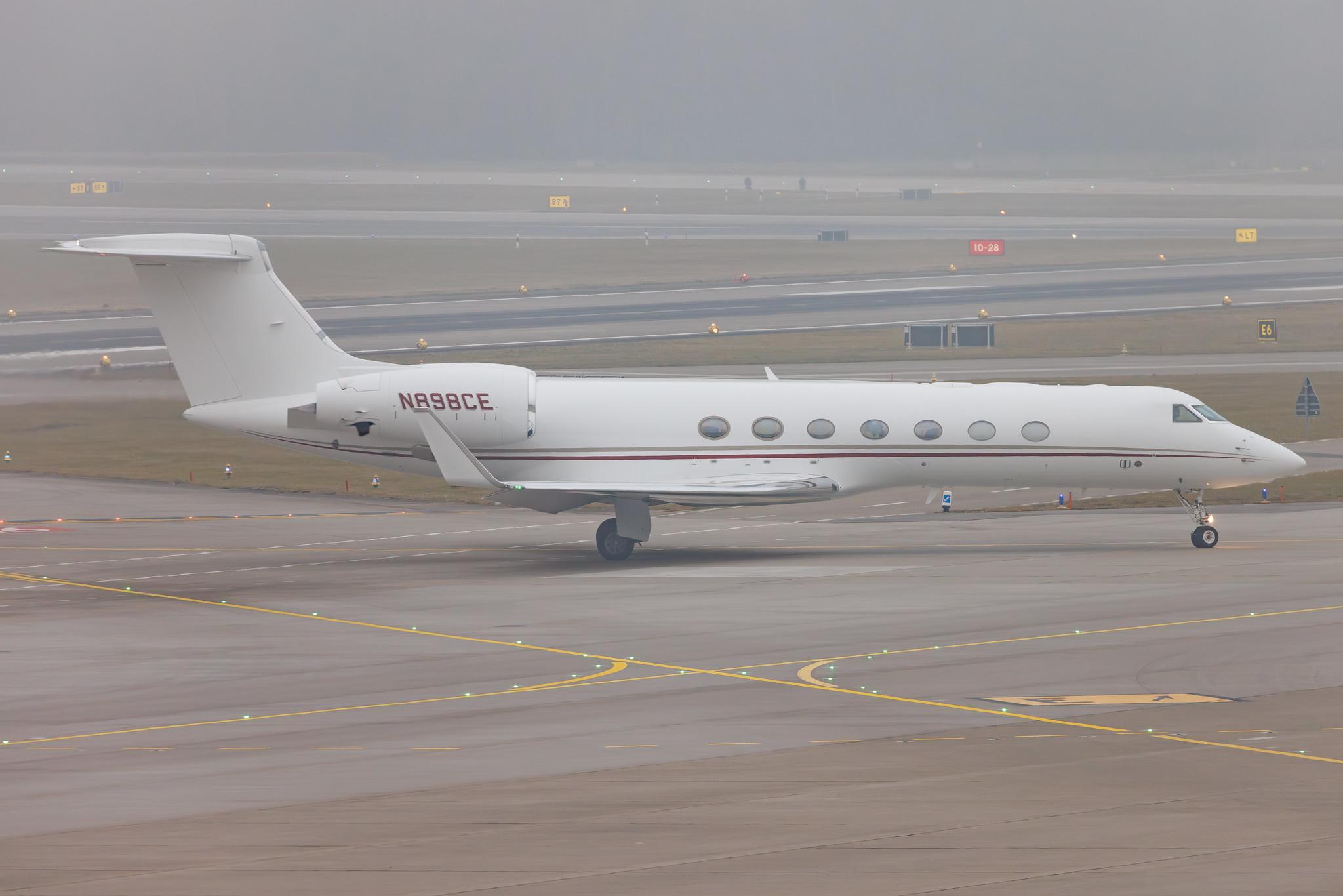 Flughafen Zürich: Private owner | Gulfstream G550 GLF5 | N898CE | MSN 5230