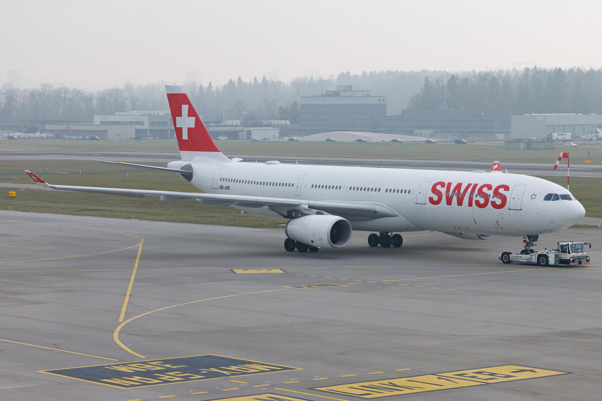 Flughafen Zürich: Swiss (LX / SWR) | Airbus A330-343 A333 | HB-JHE | MSN 1084