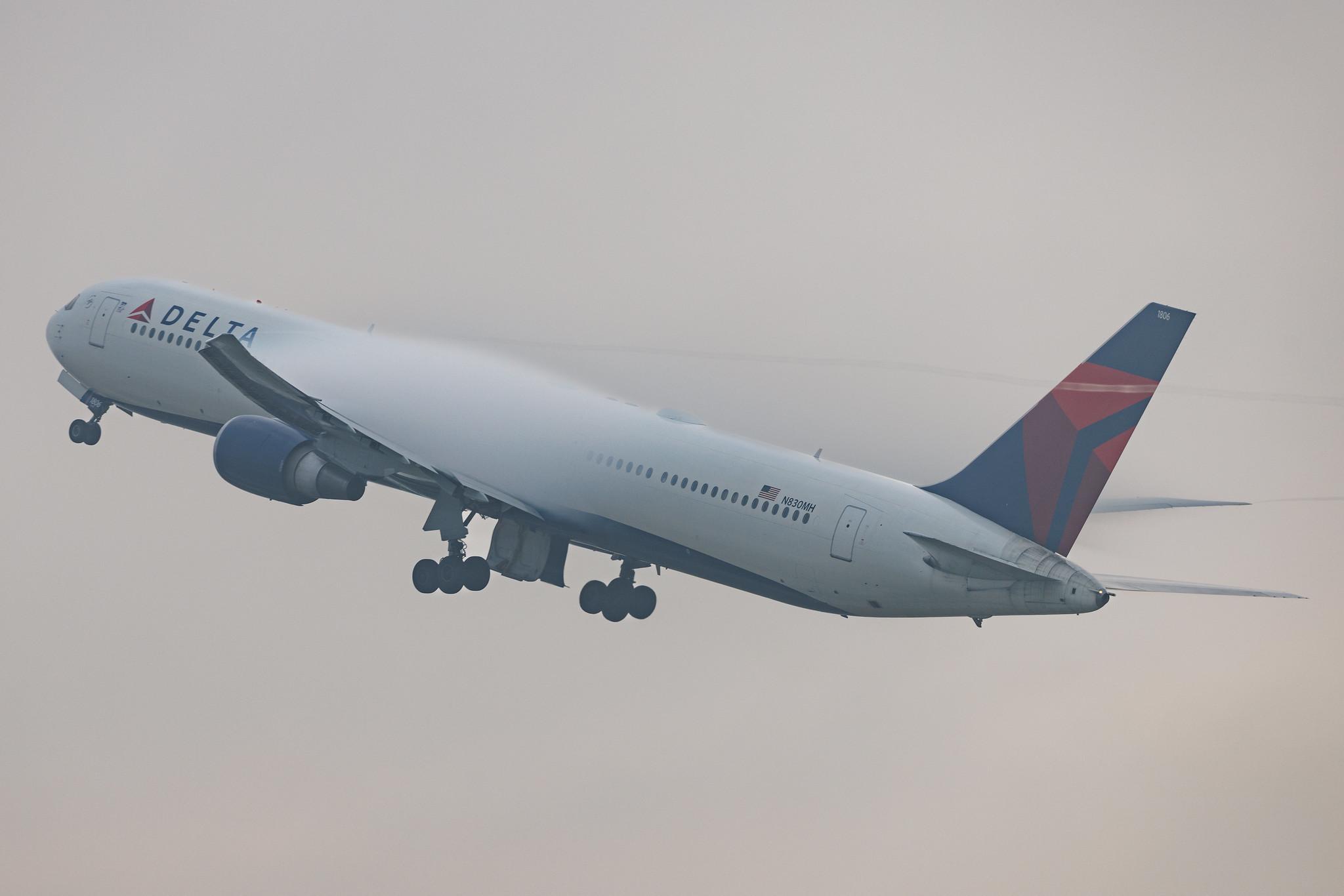 Flughafen Zürich: Delta Air Lines (DL / DAL) | Boeing 767-432(ER) B764 | N830MH | MSN 29701