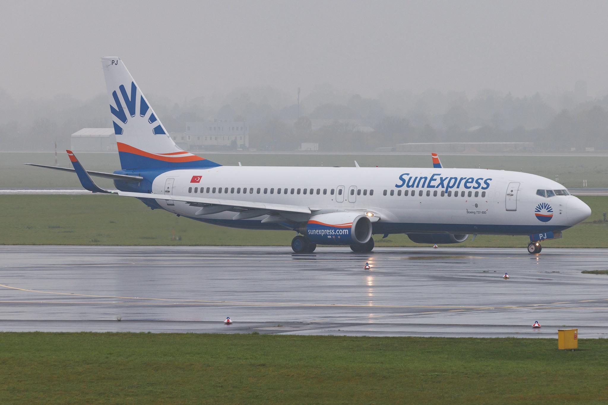 Düsseldorf Airport: SunExpress (XQ / SXS) | Boeing 737-82R B738 | TC-SPJ | MSN 40725