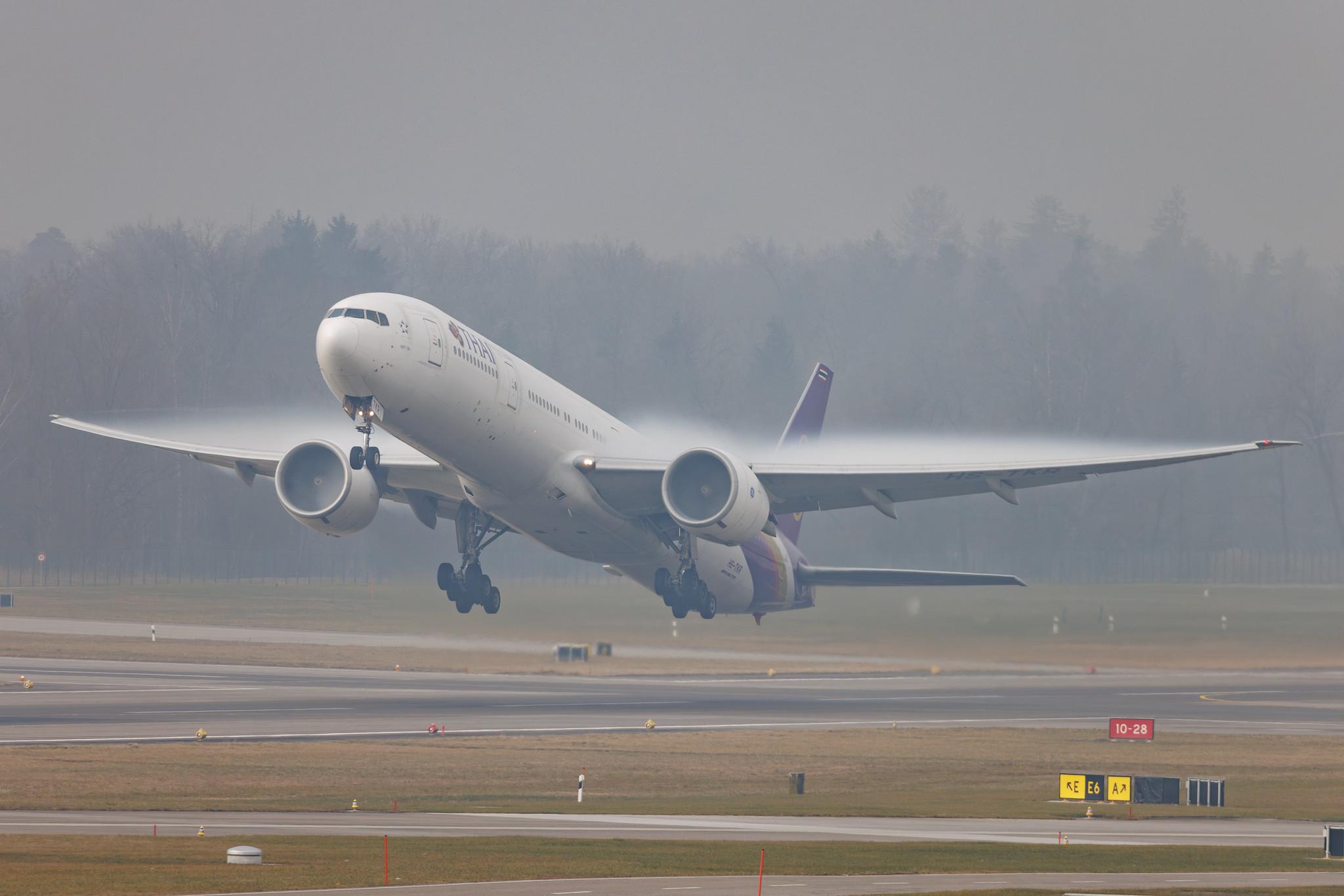 Flughafen Zürich: Thai Airways (TG / THA) | Boeing 777-3AL(ER) B77W | HS-TKR | MSN 41527