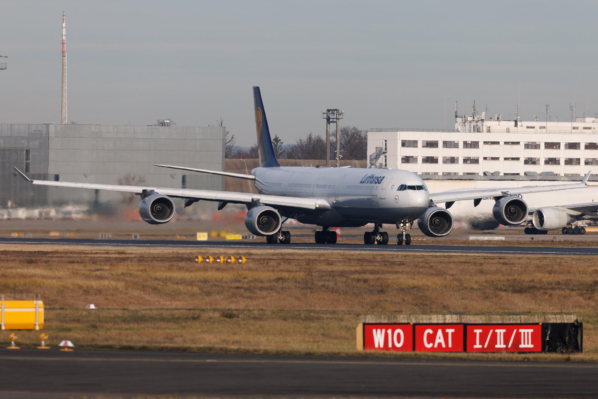 Frankfurt Airport: Lufthansa (LH / DLH) | Airbus A340-642 A346 | D-AIHZ | MSN 1005