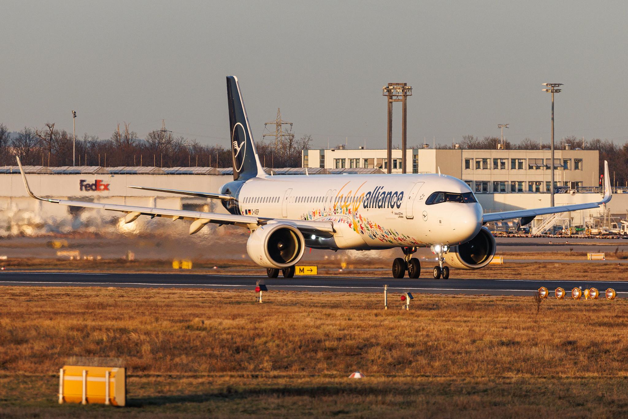 Frankfurt Airport: Lufthansa (LH / DLH) | Livery: Help Alliance Livery | Airbus A321-271NX A21N | D-AIEP | MSN 11027