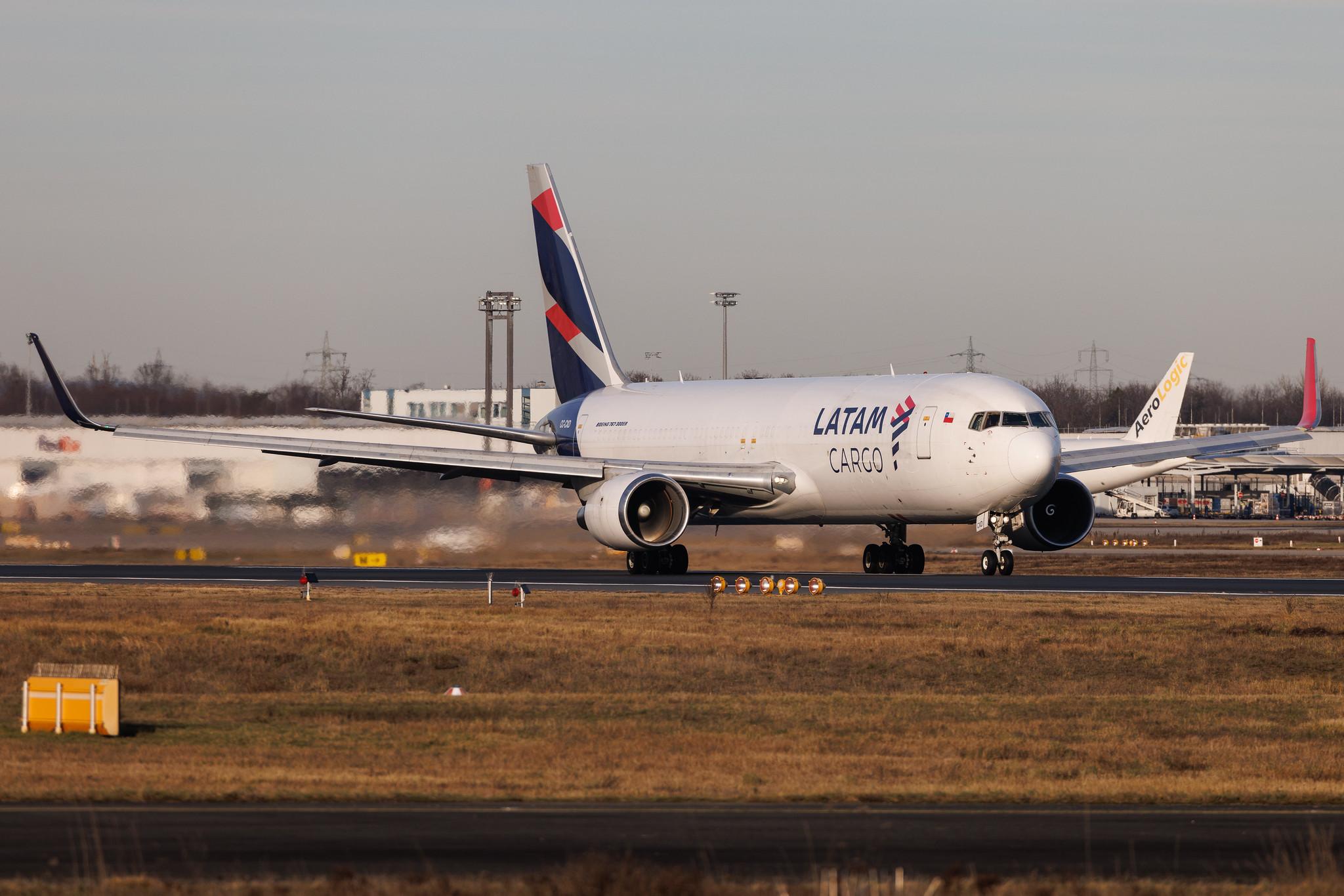 Frankfurt Airport: LATAM Cargo (UC / LCO) | Operator: LATAM Cargo Colombia | Boeing 767-316(ER)(BCF) B763 | CC-CXD | MSN 35697