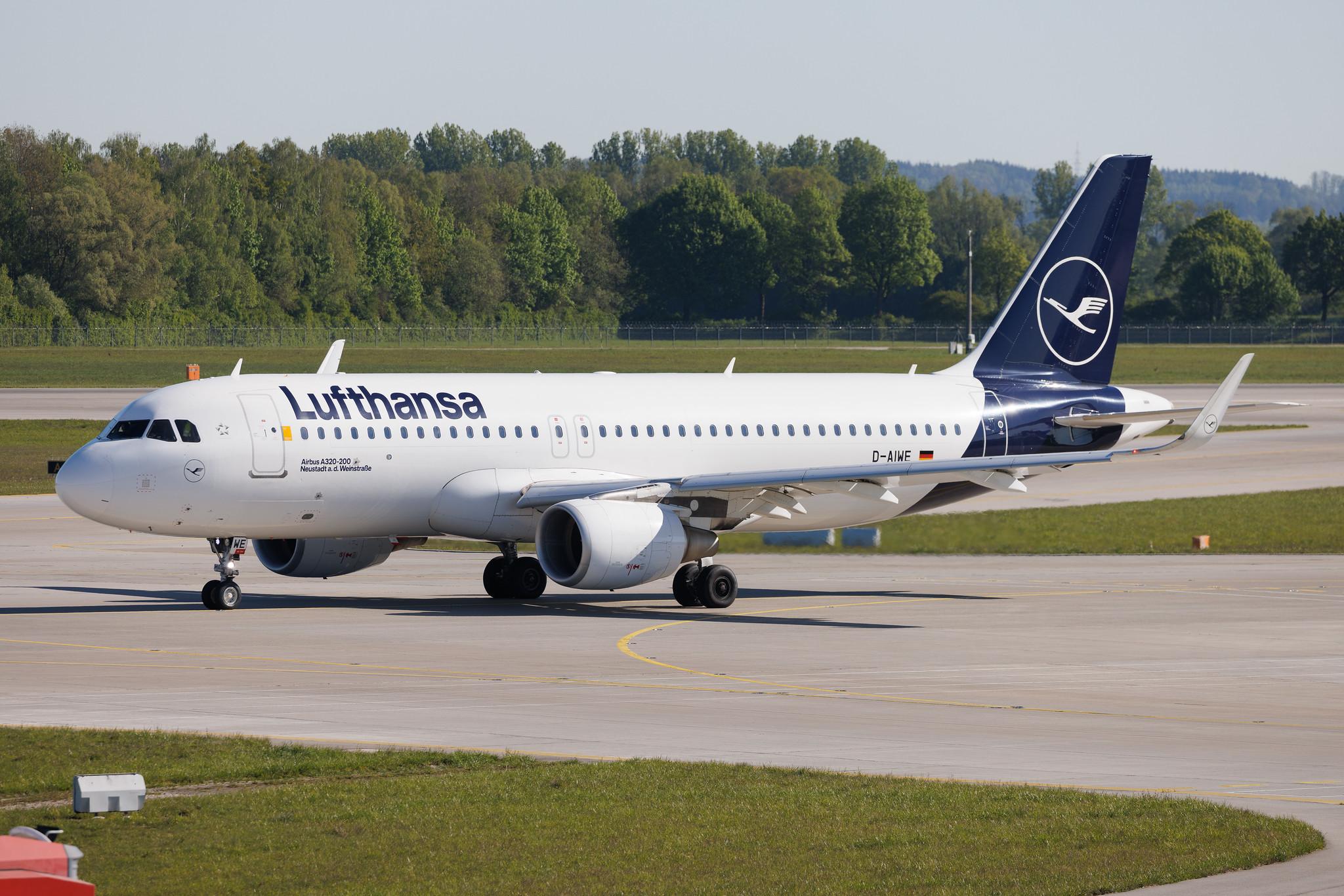 Munich Airport: Lufthansa (LH / DLH) | Airbus A320-214 A320 | D-AIWE | MSN 8680