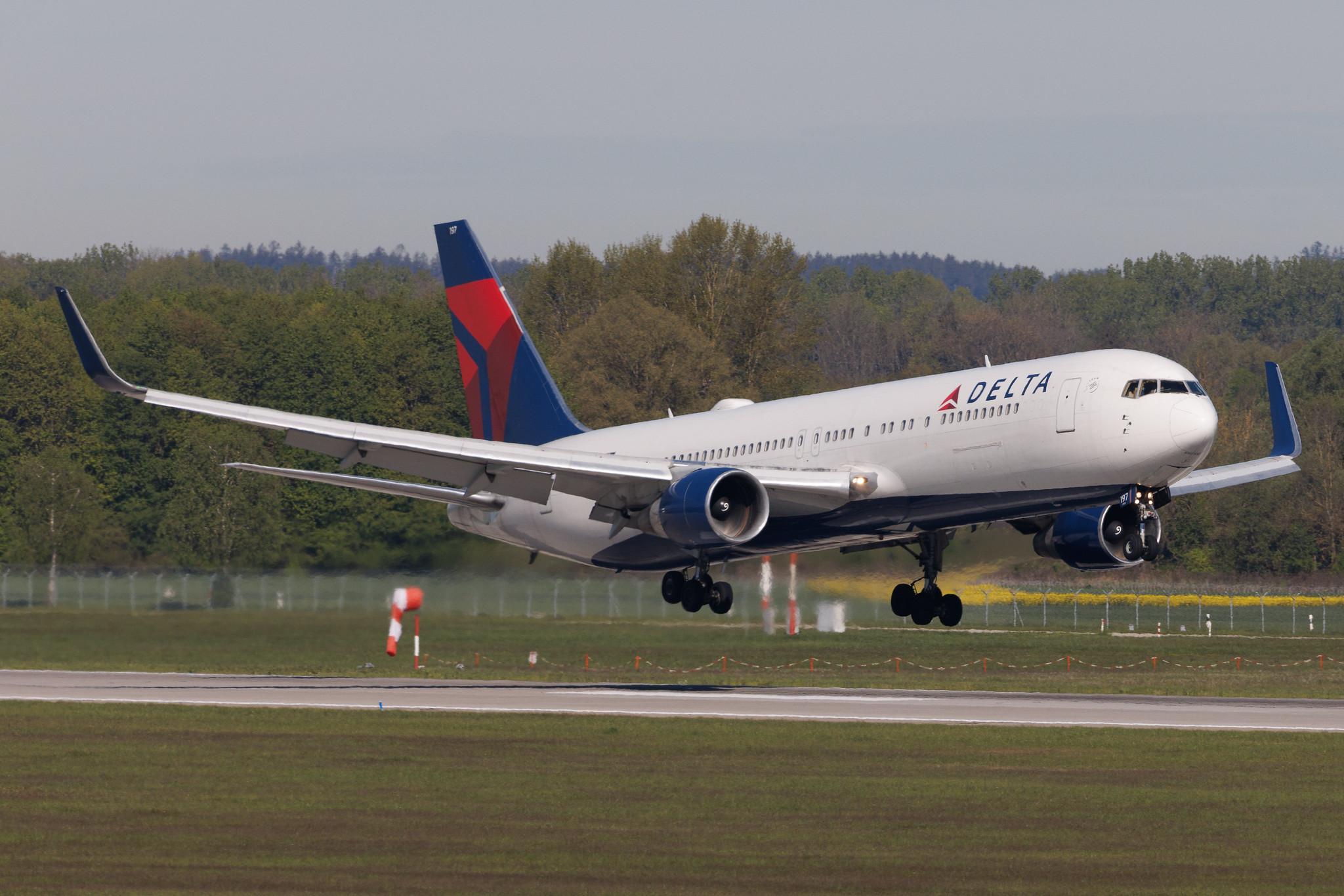 Munich Airport: Delta Air Lines (DL / DAL) | Boeing 767-332(ER) B763 | N197DN | MSN 28454