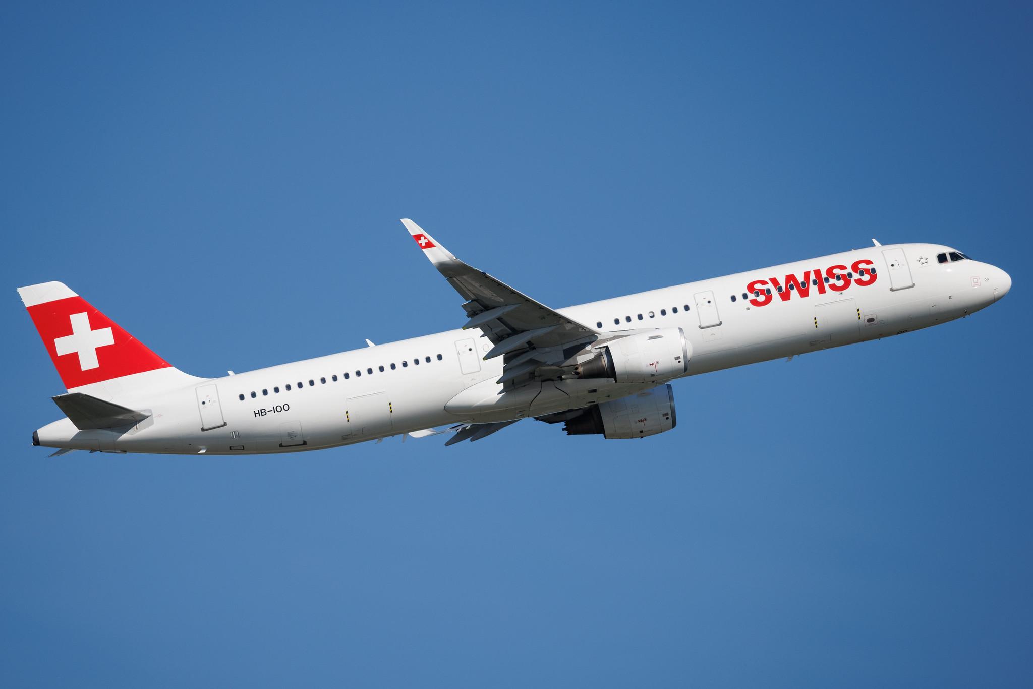 Hamburg Airport: Swiss (LX / SWR) | Airbus A321-212 A321 | HB-IOO | MSN 7007