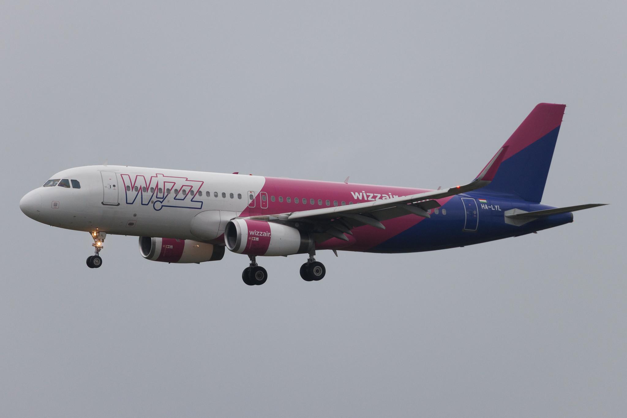 Hamburg Airport: Wizz Air (W6 / WZZ) | Airbus A320-232 A320 | HA-LYL | MSN 06489