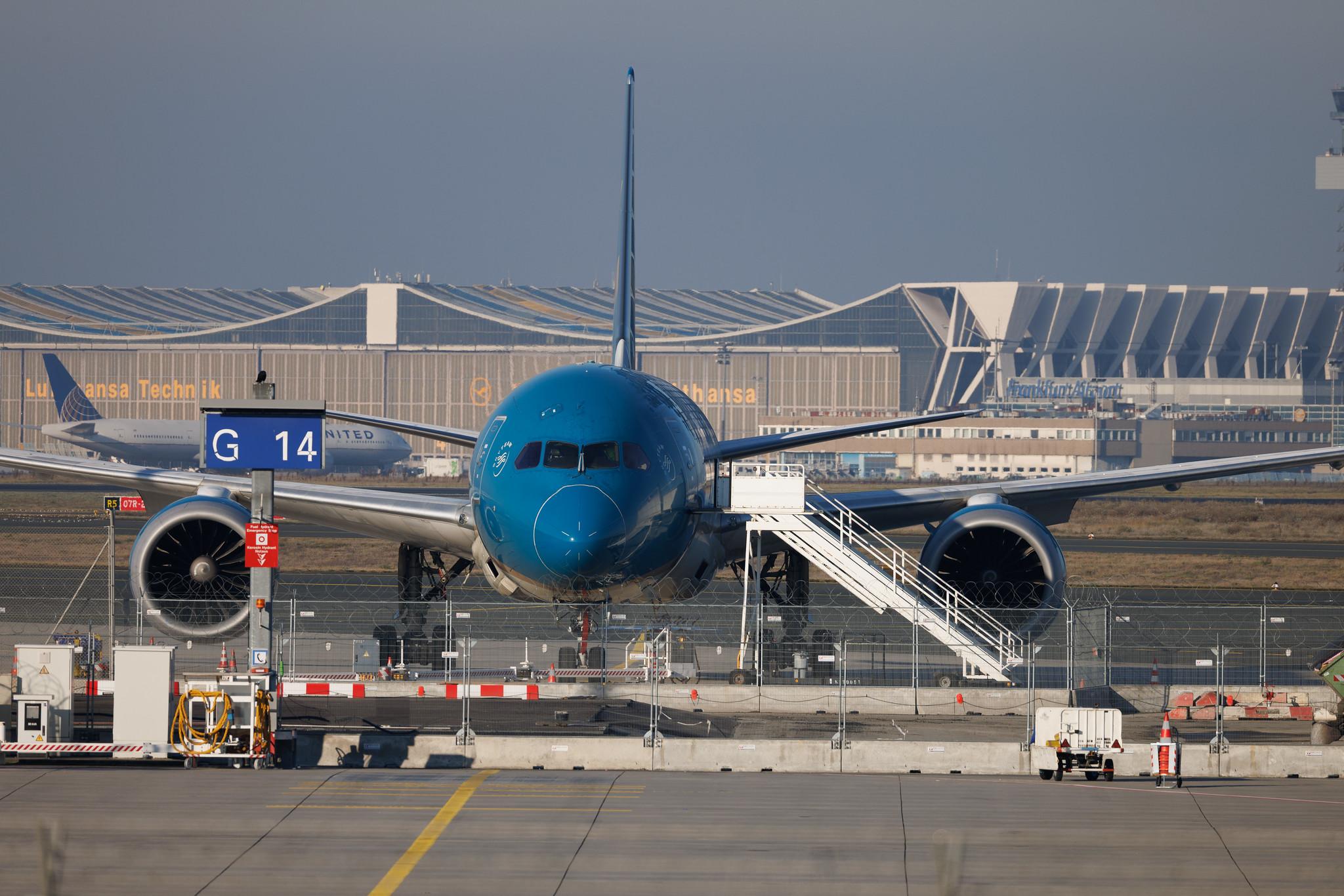 Frankfurt Airport: Vietnam Airlines (VN / HVN) | Boeing 787-9 Dreamliner B789 | VN-A861 | MSN 35151