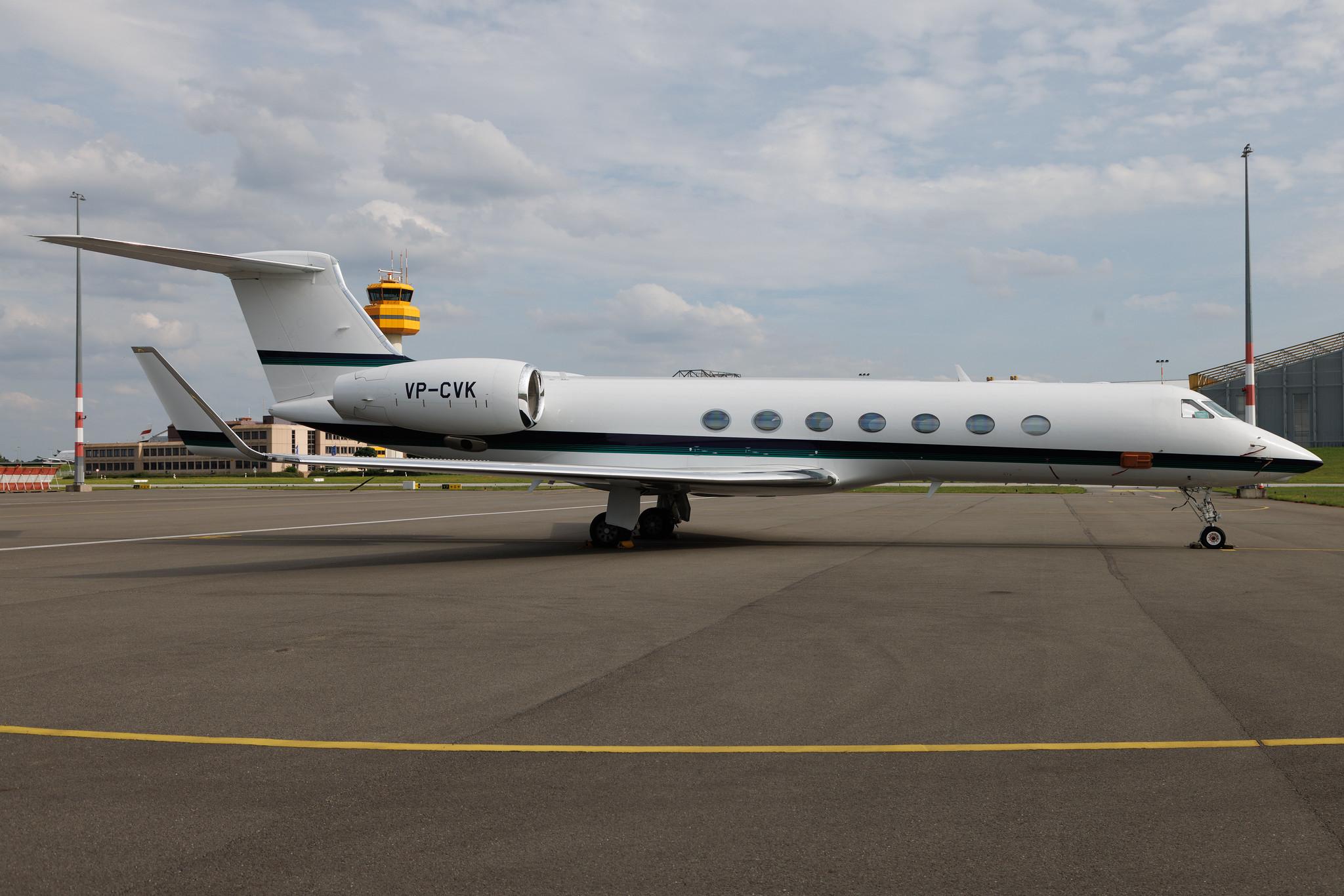Hamburg Airport: Jet Aviation Business Jets (PP / PJS) | Gulfstream G550 GLF5 | VP-CVK | MSN 5092