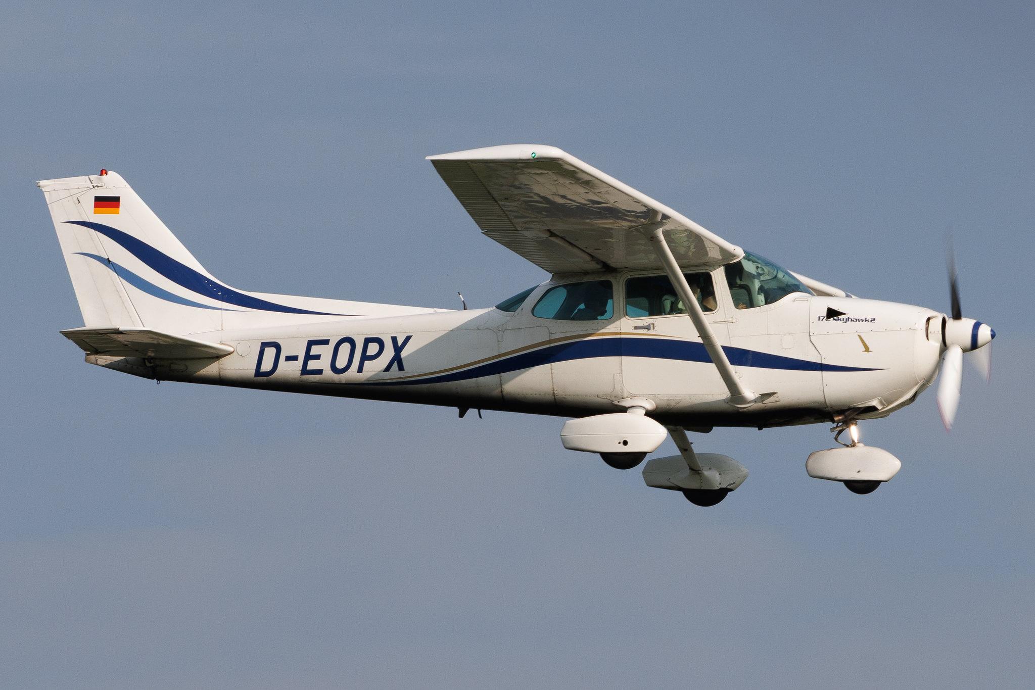 Hamburg Airport: Private owner | Cessna 172P Skyhawk II C172 | D-EOPX | MSN 172-75187