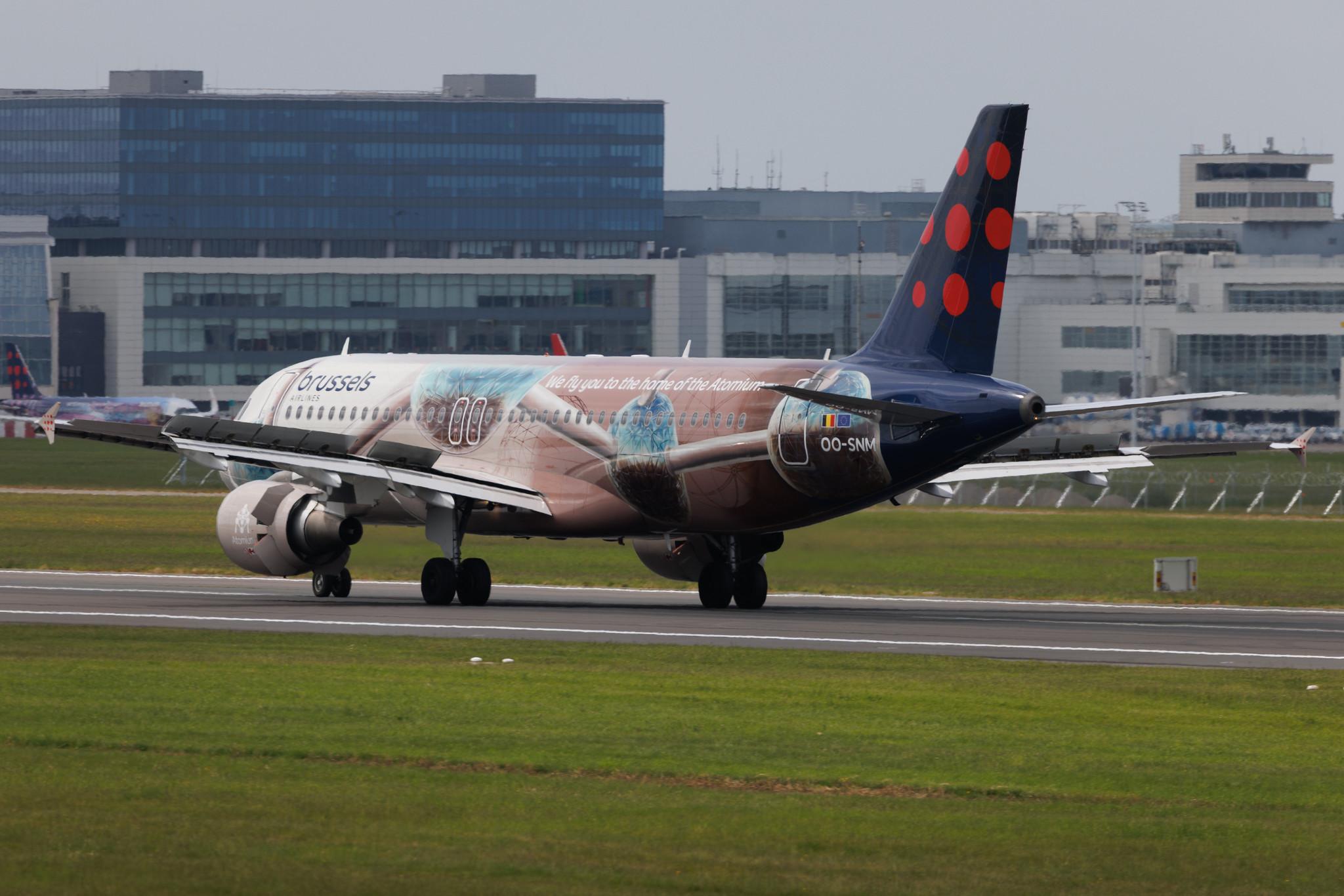 Brussels Airport: Brussels Airlines (SN / BEL) | Livery: Atomium Brussels Livery | Airbus A320-214 A320 | OO-SNM | MSN 02003