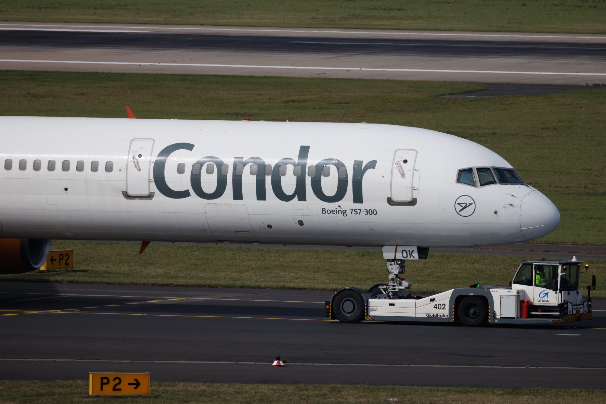 Düsseldorf Airport: Condor (DE / CFG) | Boeing 757-330 B753 | D-ABOK | MSN 29020