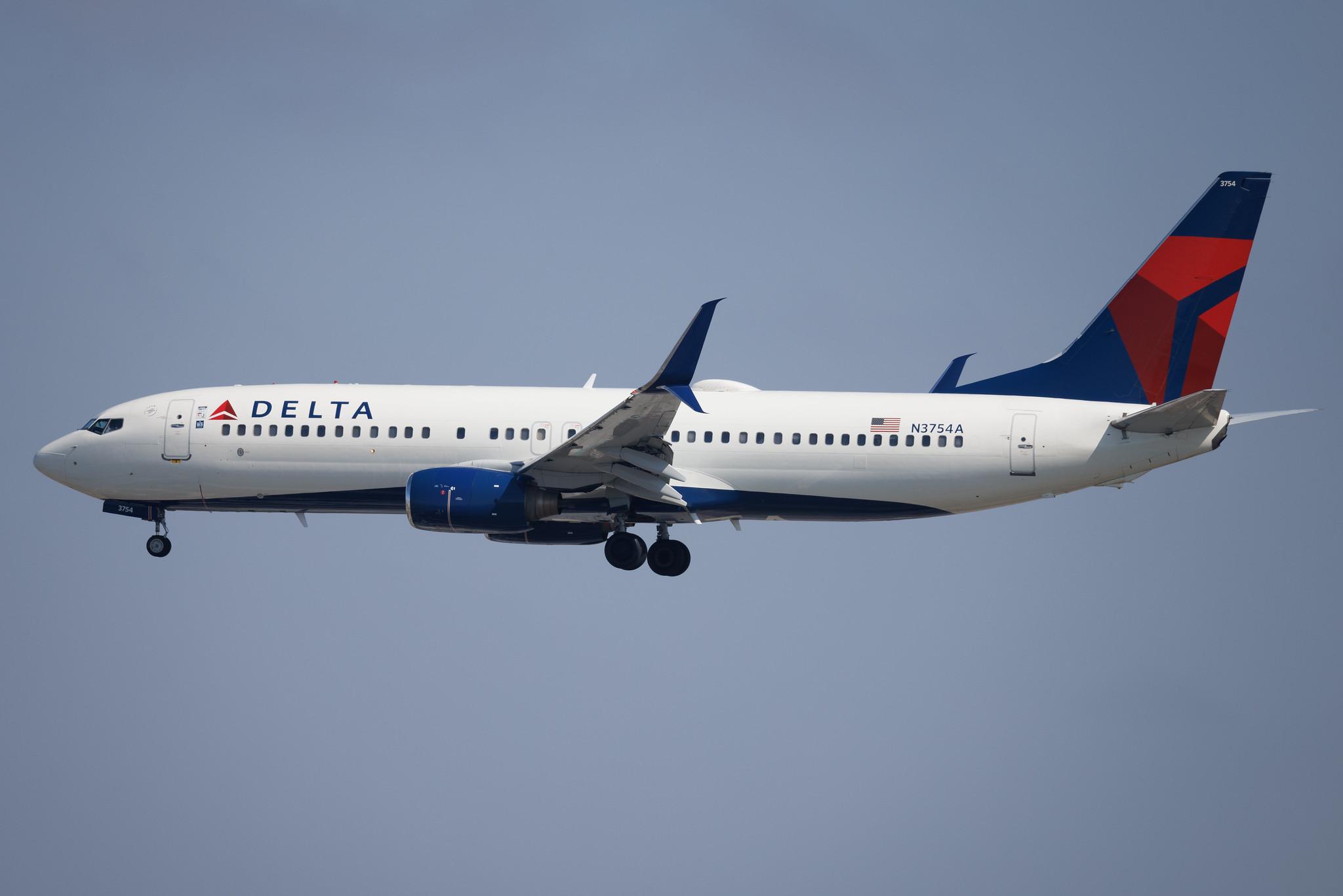 Los Angeles International Airport: Delta Air Lines (DL / DAL) | Boeing 737-832 B738 | N3754A | MSN 29626