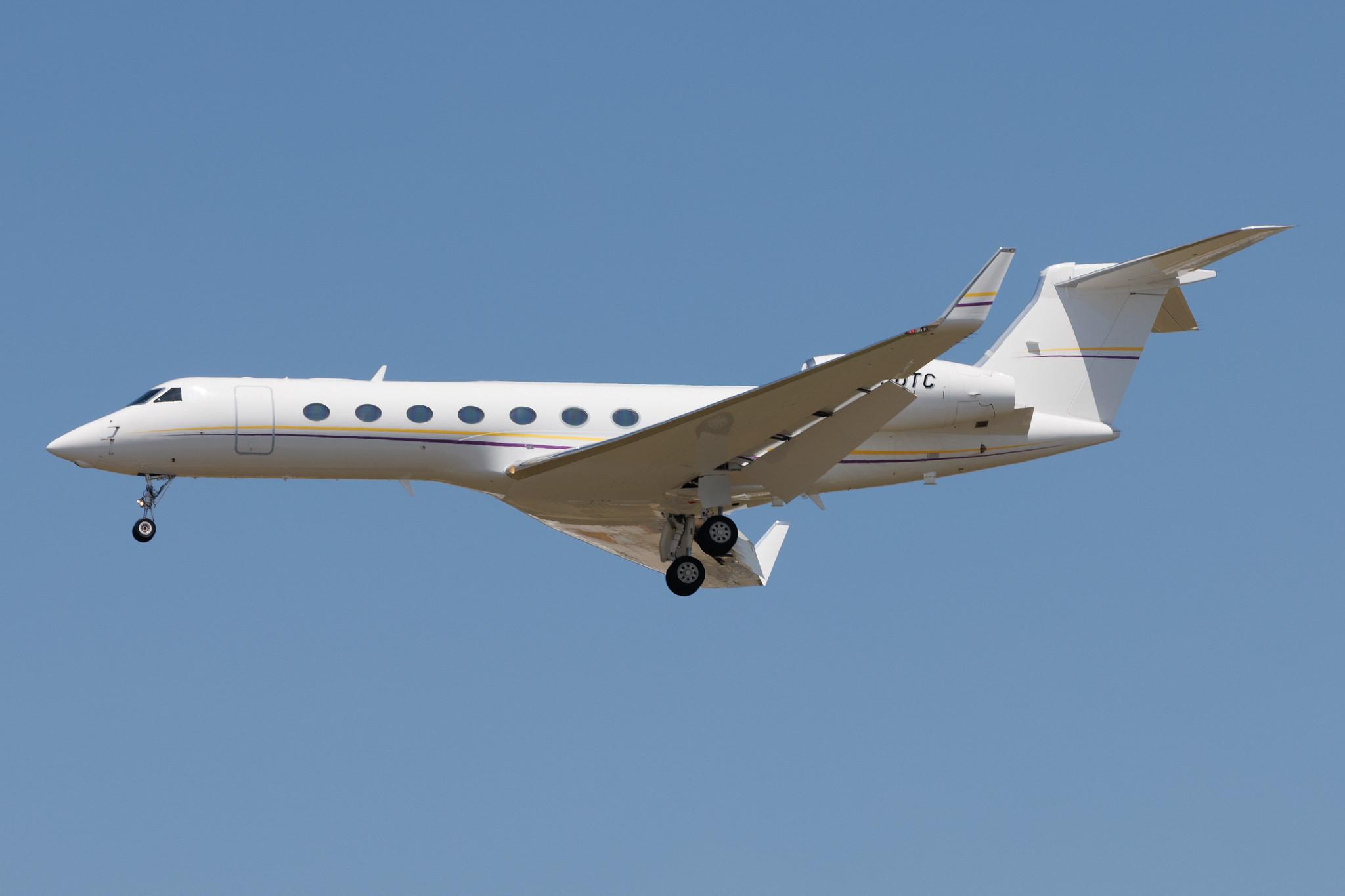 Los Angeles International Airport: Executive Jet Management | Gulfstream G550 GLF5 | N150TC | MSN 5108