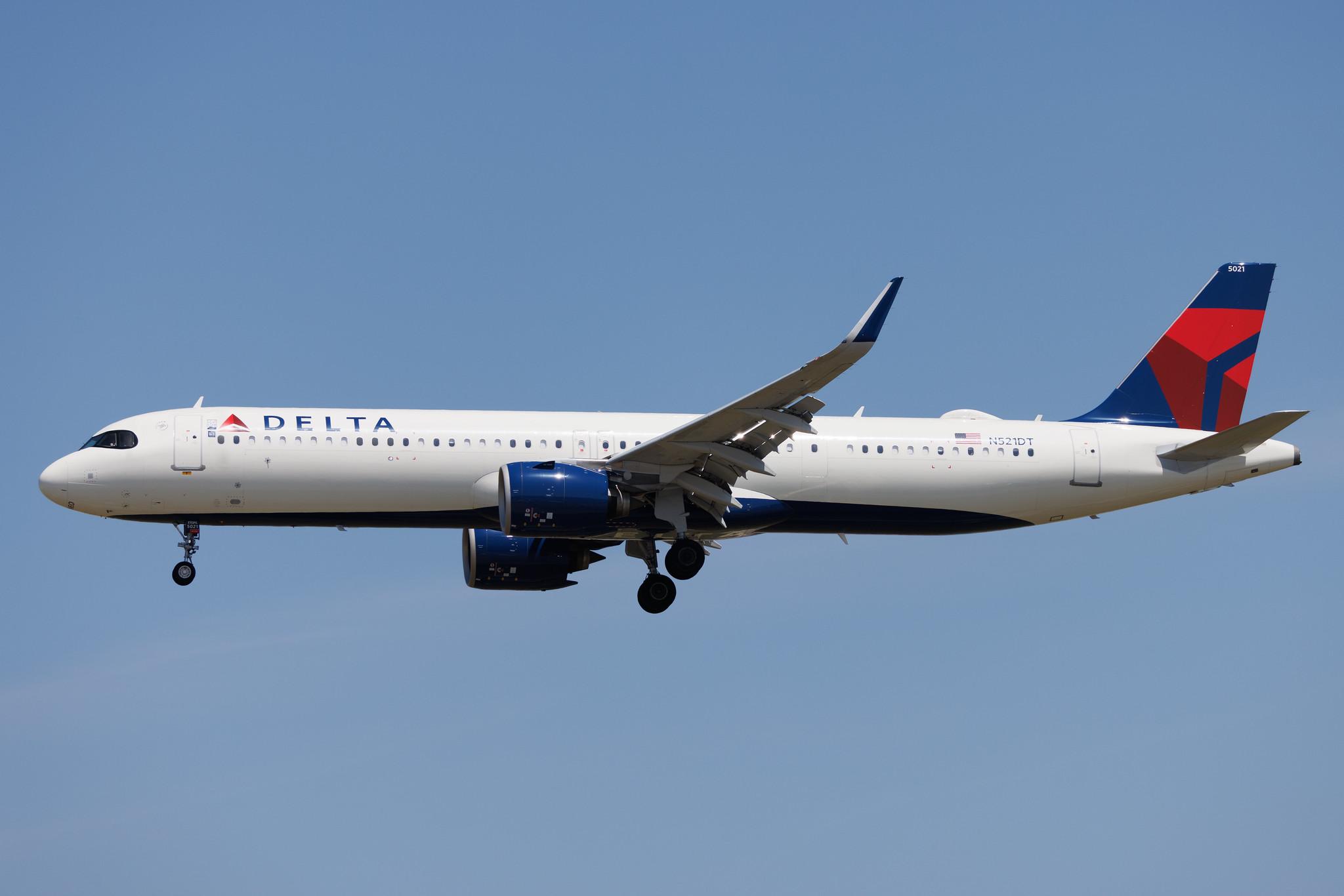 Los Angeles International Airport: Delta Air Lines (DL / DAL) | Airbus A321-271NX A21N | N521DT | MSN 11082