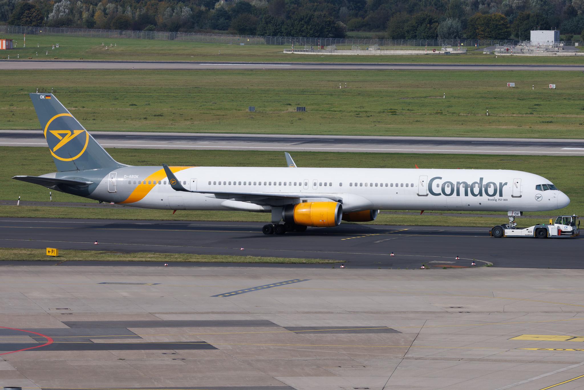 Düsseldorf Airport: Condor (DE / CFG) | Boeing 757-330 B753 | D-ABOK | MSN 29020