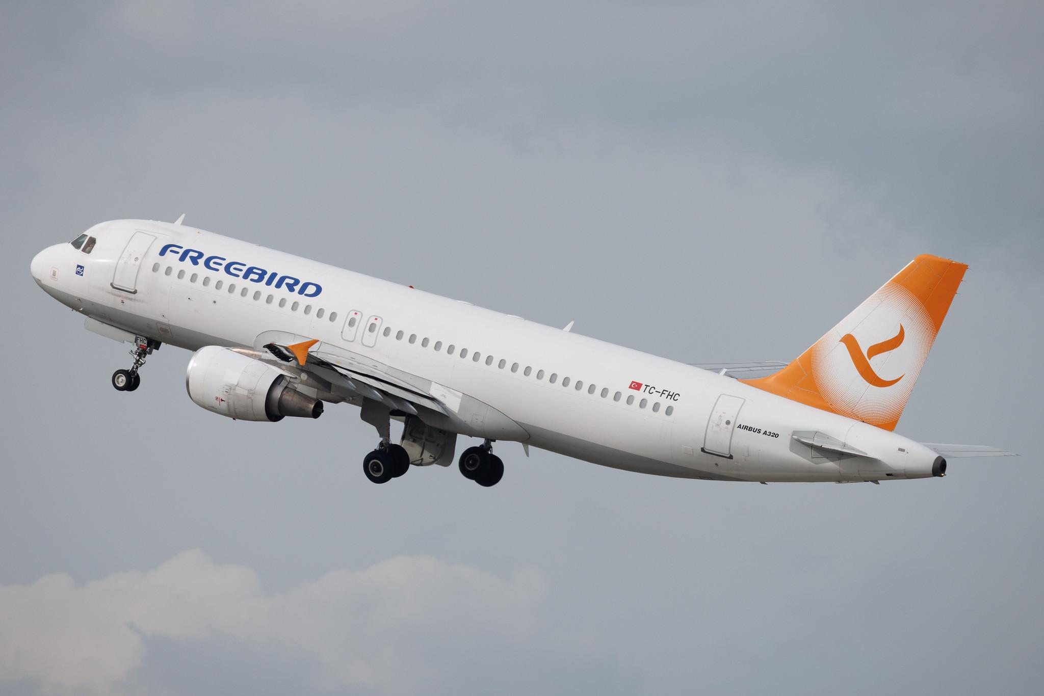 Düsseldorf Airport: Freebird Airlines (FH / FHY) | Airbus A320-214 A320 | TC-FHC | MSN 3852