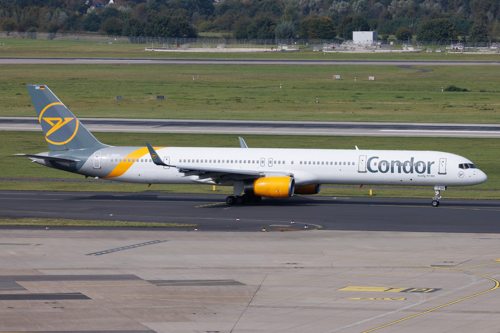 Düsseldorf Airport: Condor (DE / CFG) | Boeing 757-330 B753 | D-ABOH | MSN 30030
