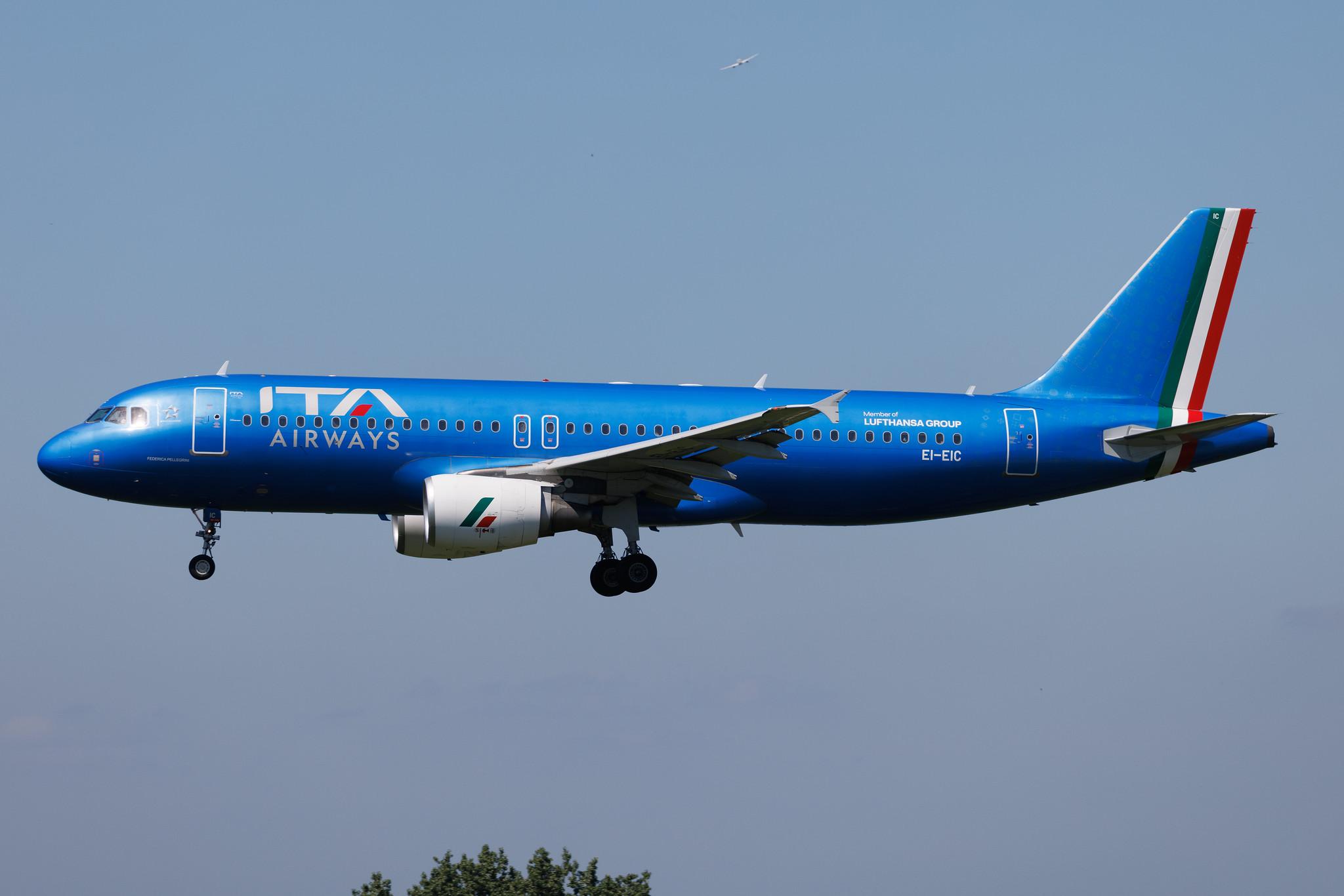 Hamburg Airport: ITA Airways (AZ / ITY) | Airbus A320-216 A320 | EI-EIC | MSN 4520