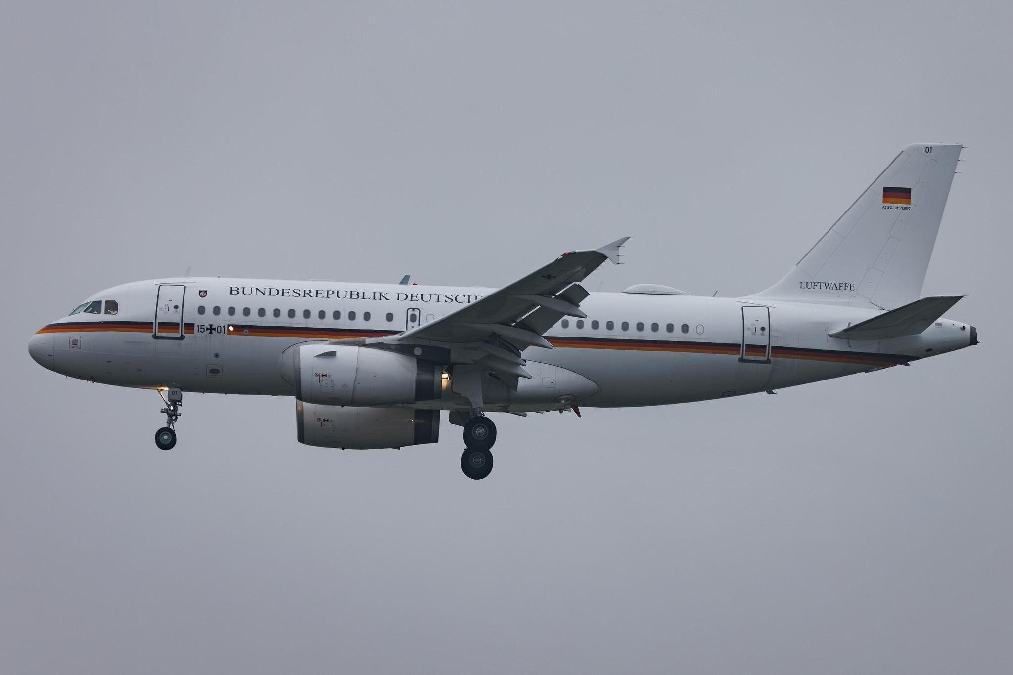 Frankfurt Airport: German Air Force (/ GAF) | Airbus A319-133(CJ) A319 | 15+01 | MSN 3897