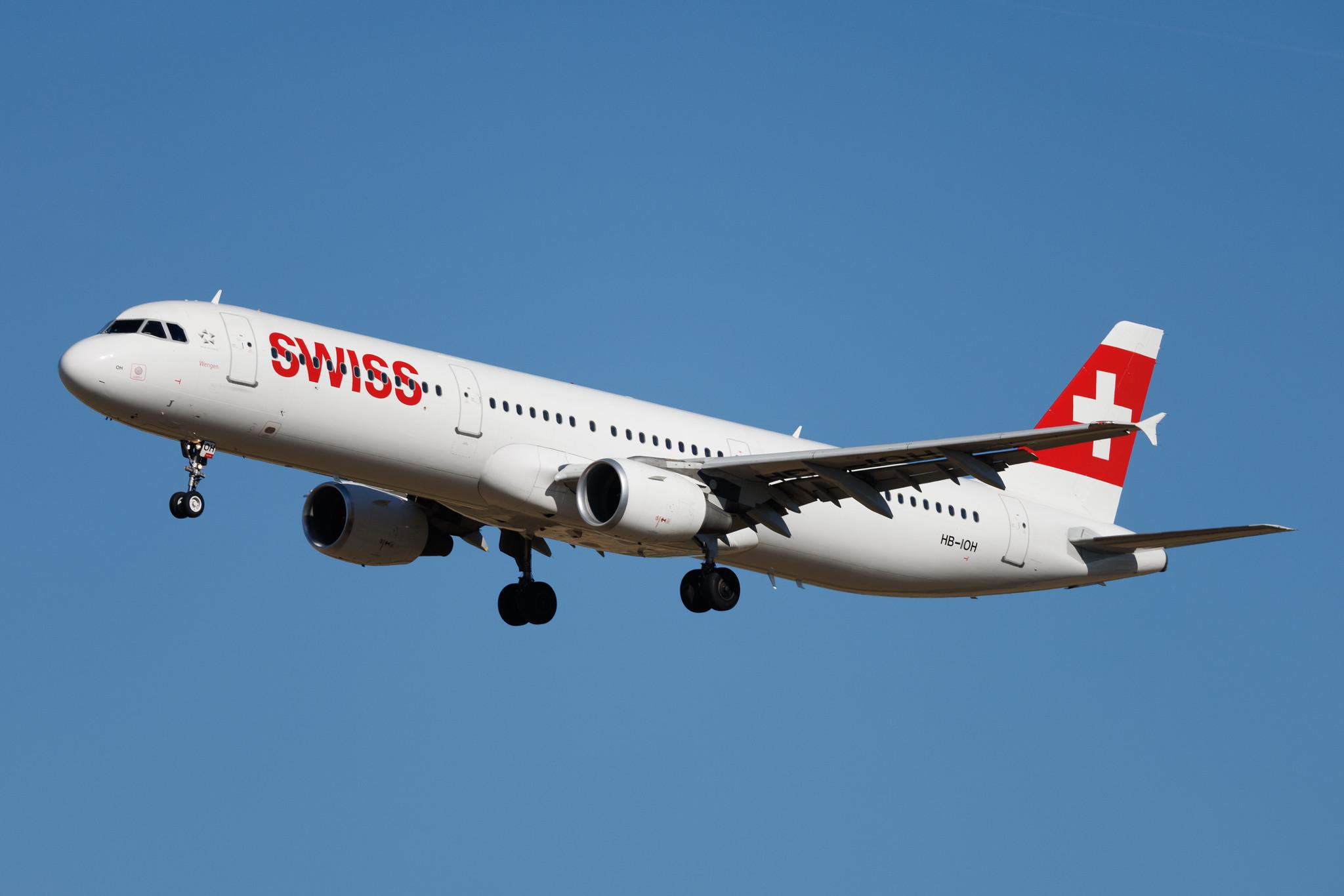 Rome Leonardo da Vinci Fiumicino Airport: Swiss (LX / SWR) | Airbus A321-111 A321 | HB-IOH | MSN 0664