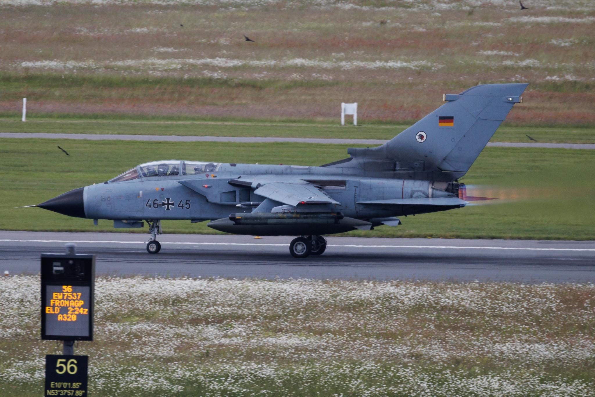 Hamburg Airport: German Air Force (/ GAF) | Panavia Tornado ECR TOR | 46+45 | MSN 873/GS278/4345