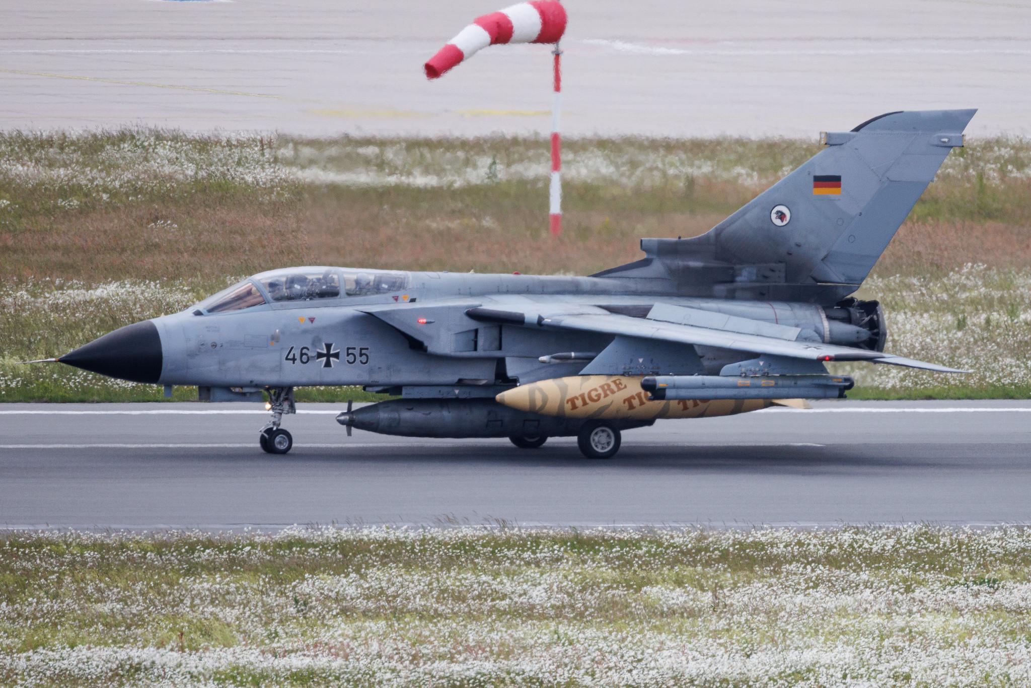 Hamburg Airport: German Air Force (/ GAF) | Panavia Tornado ECR TOR | 46+55 | MSN GS288